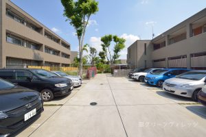 ゆとりある駐車場(右A,左D)